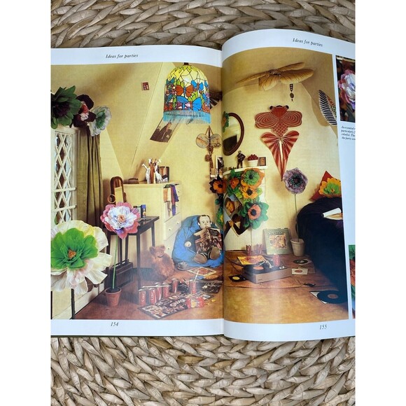 Curated Lot of 4 Vintage Flower/Nature Subject Stack of Books for Shelf/Table - Picture 13 of 15